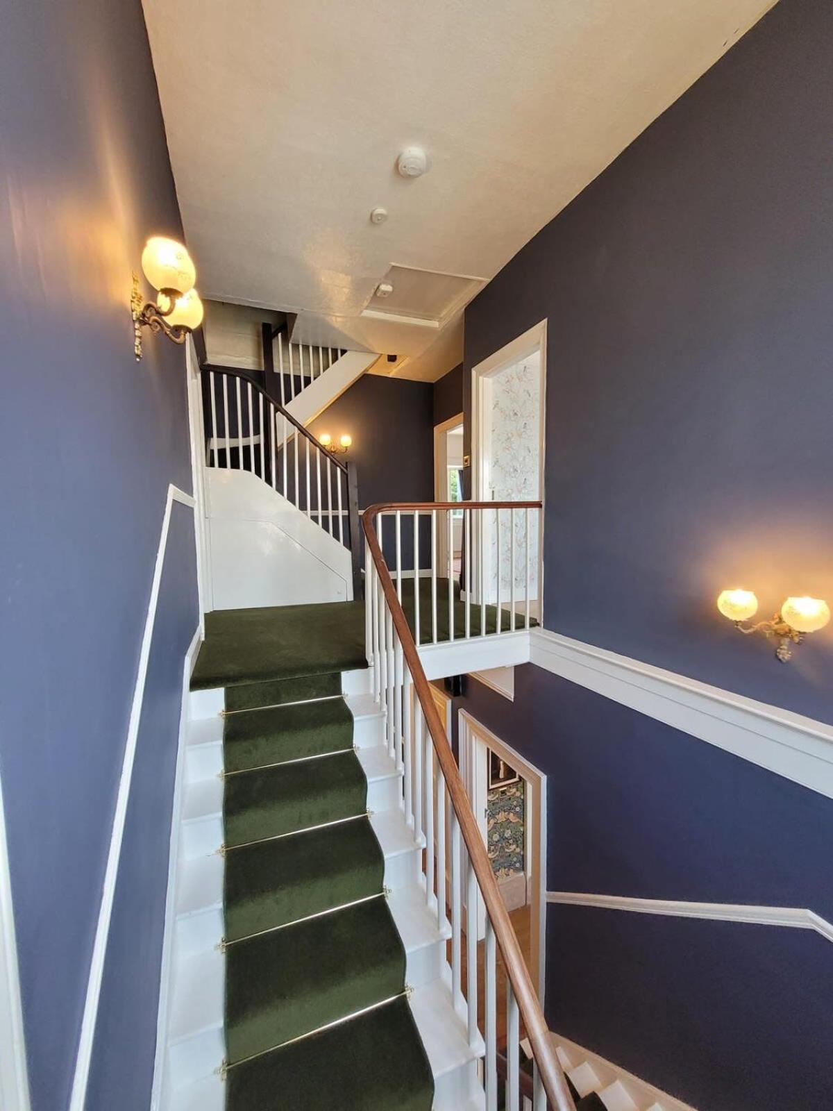Spacious Town House With Swimming Pool Plymouth Exterior photo